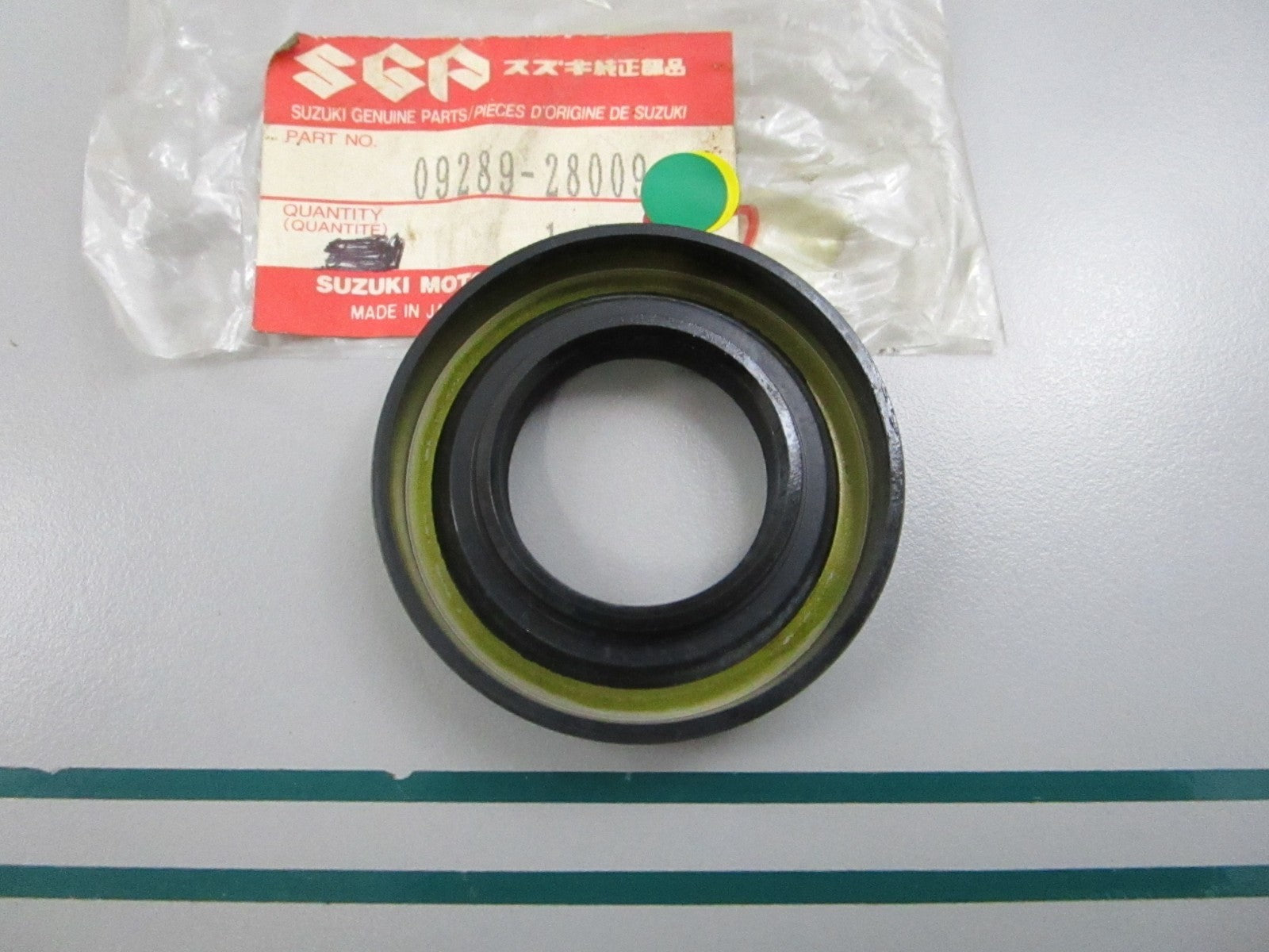 NEW OEM 09289-28009 Suzuki Seal 0810