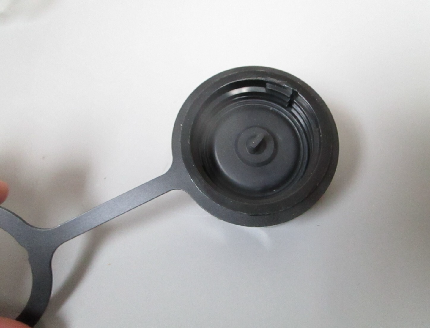 *NEW OEM* 0810 OMC Johnson Evinrude Oil Cap Assembly 5007256