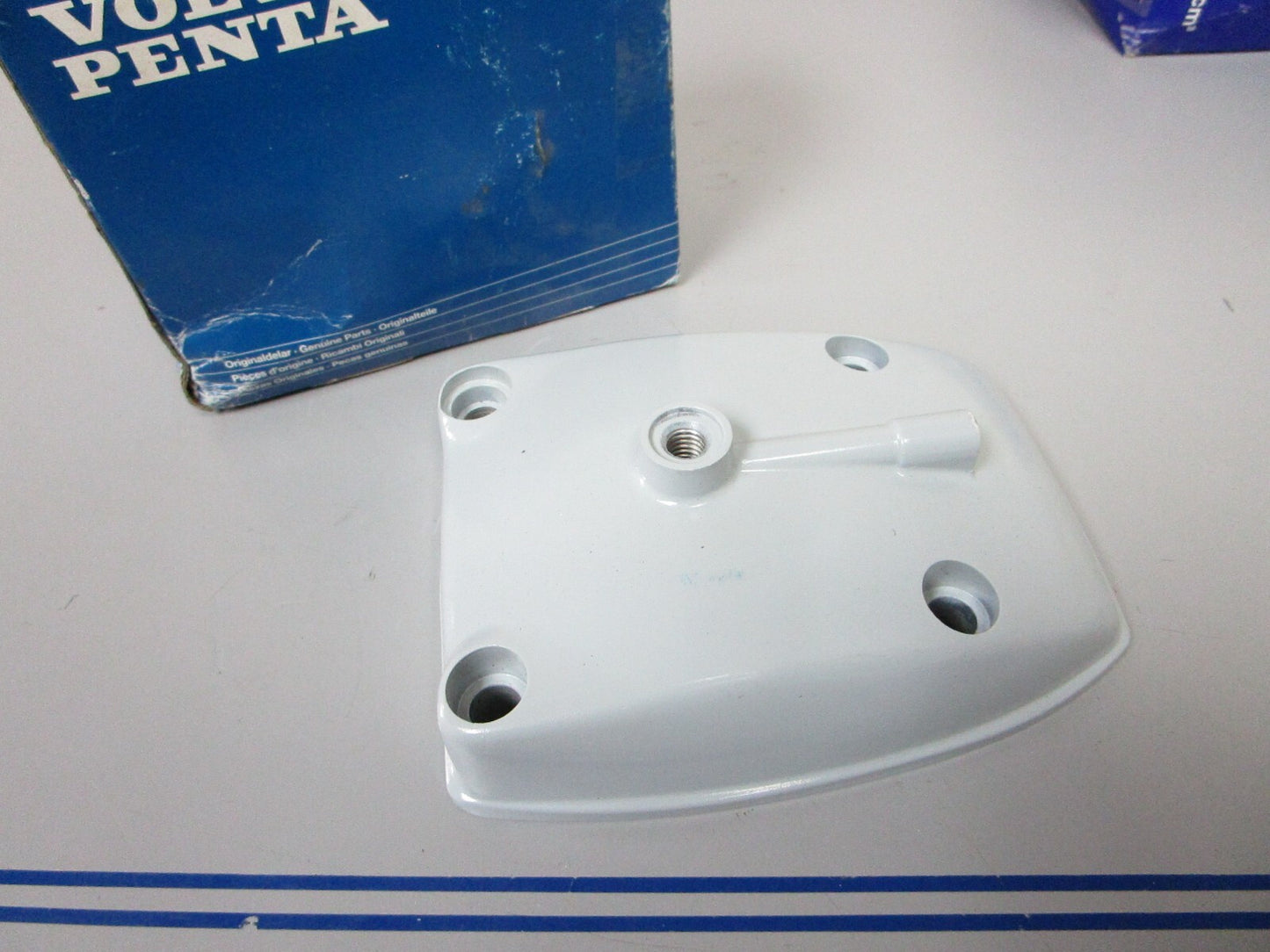 *NEW OEM* 0720 Volvo Penta Gear Housing Cover 854676 832667