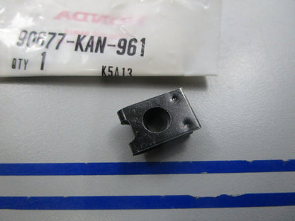 NEW OEM 90677-KAN-961 Honda Nut Clip 0810