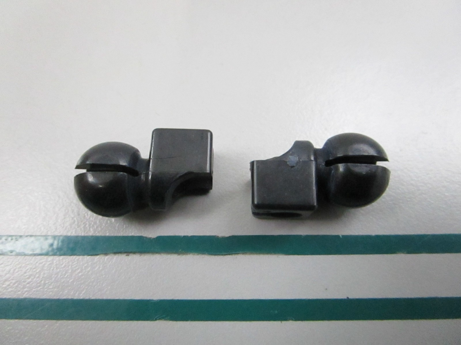 NEW OEM (LOT OF 2) 313703 0313703 OMC Johnson Evinrude Ball Socket 0810