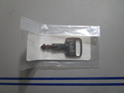 *NEW OEM* 0810 Yamaha 372 Key 90890-55869