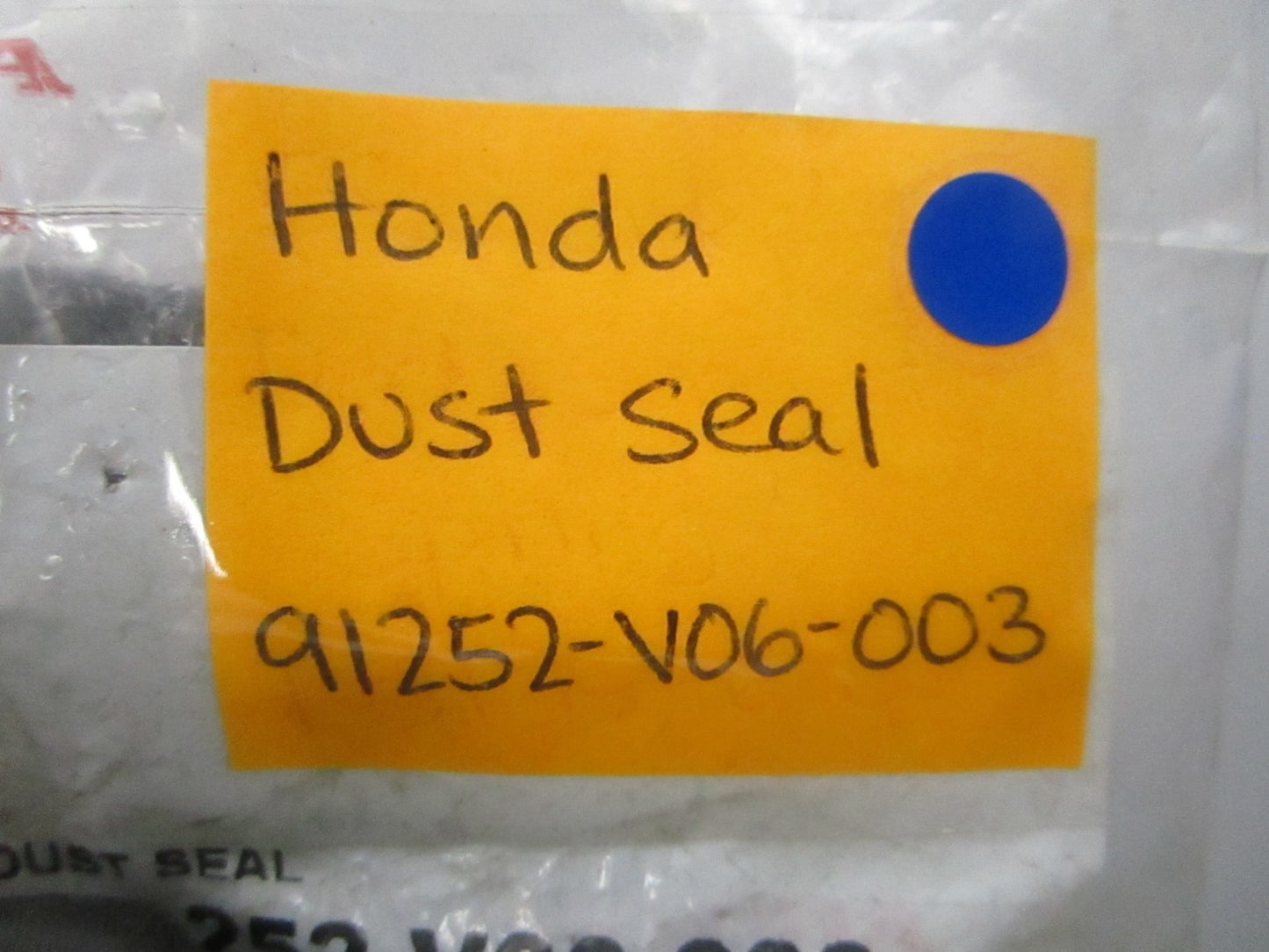 NEW OEM 91252-V06-003 Honda Dust Seal 0810