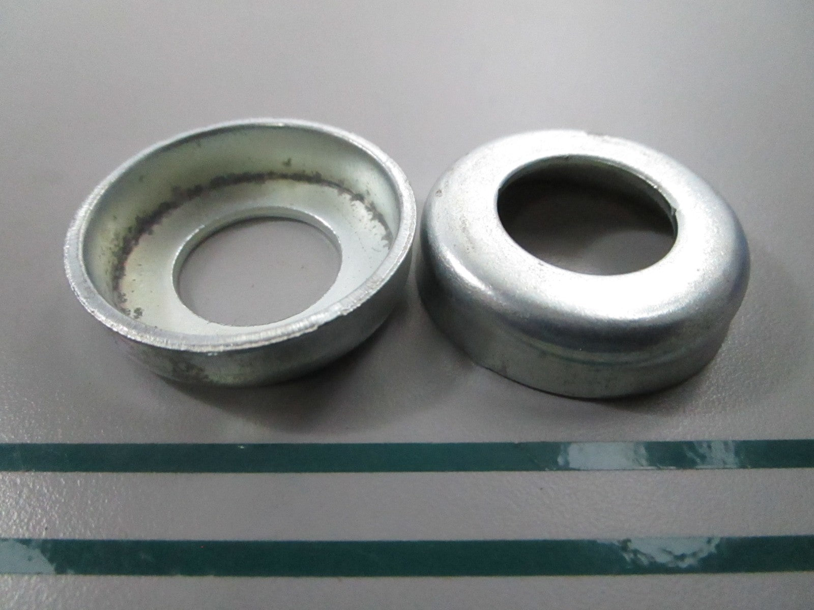 NEW OEM (LOT OF 2) M90981 John Deere End Cap Retainer 0810
