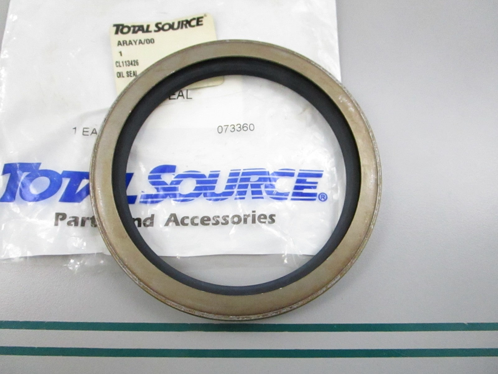 NEW CL113426 For: Clark Total Source Oil Seal 0810