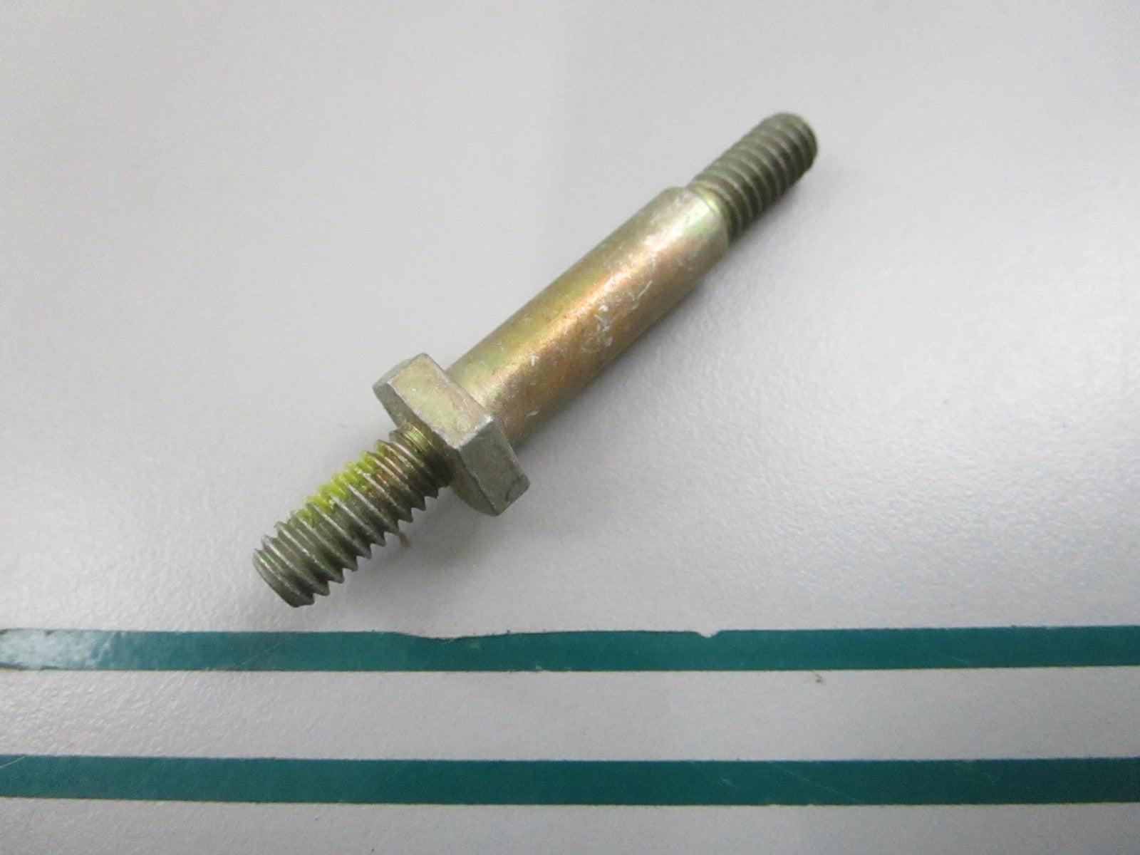 NEW OEM 913479 0913479 OMC Johnson Evinrude Stud 0810