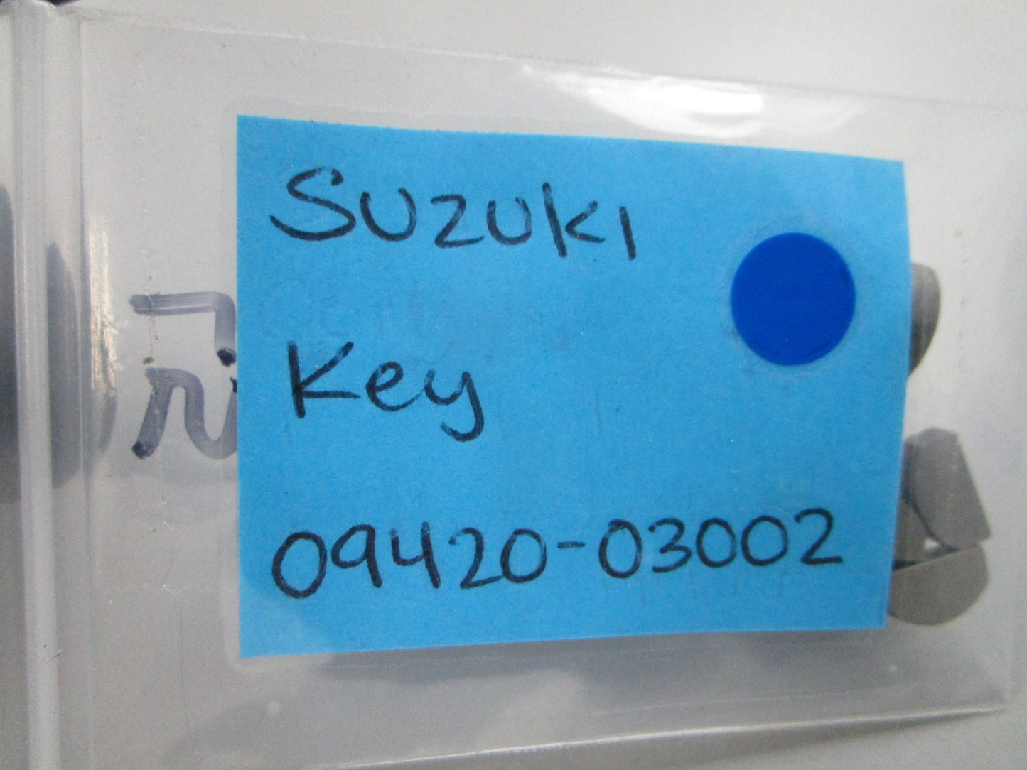 NEW OEM (LOT OF 5) 09420-03002 Suzuki Key 0810