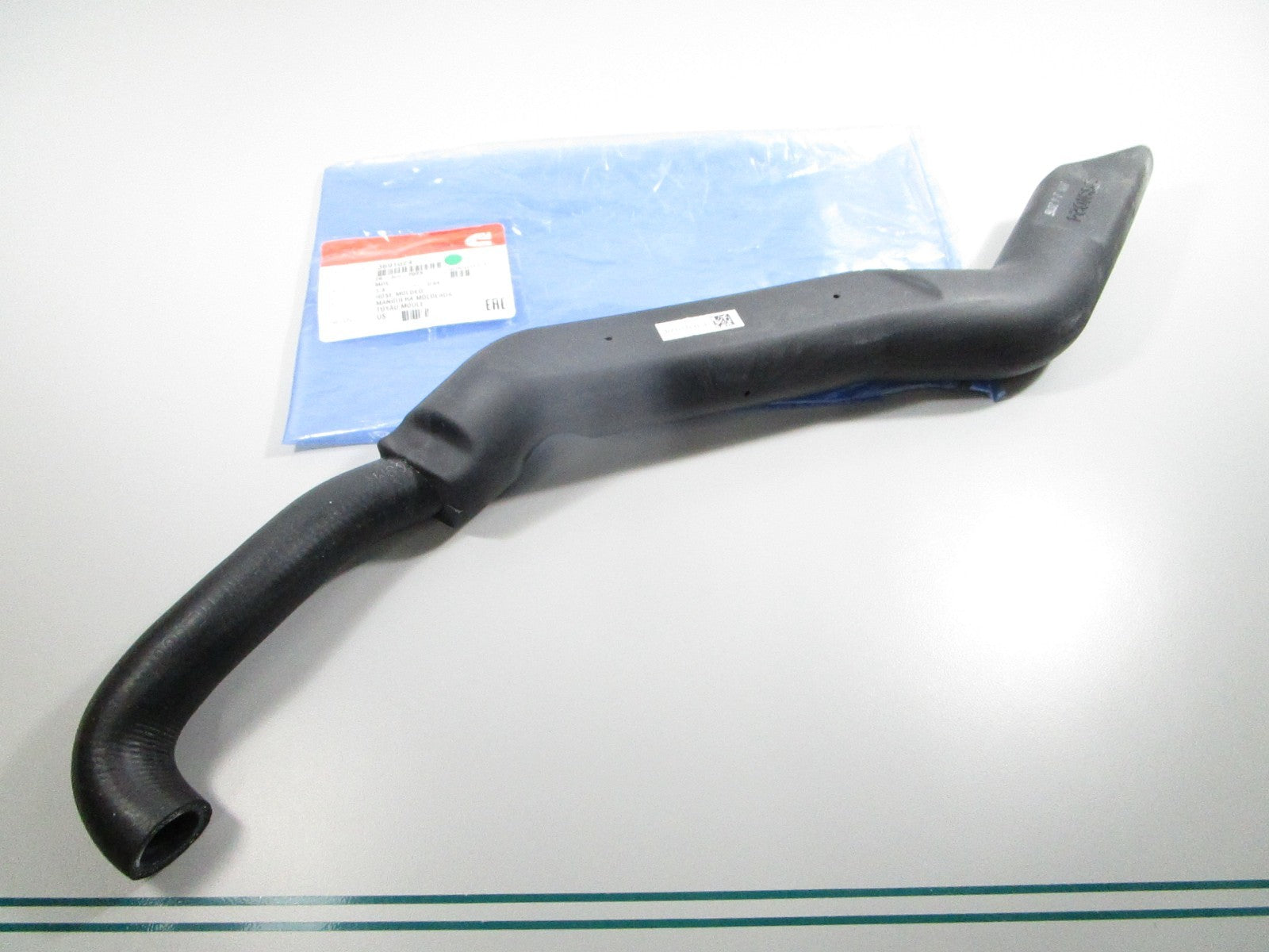 NEW OEM 3691024 Cummins Molded Hose 0810
