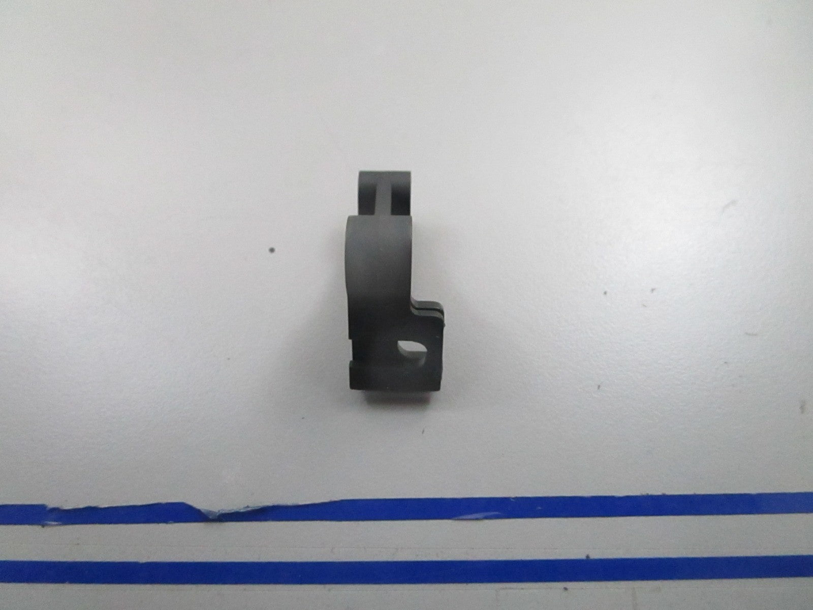 *NEW OEM* 0810 OMC Johnson Evinrude Throttle Cable Retainer 336558 0336558