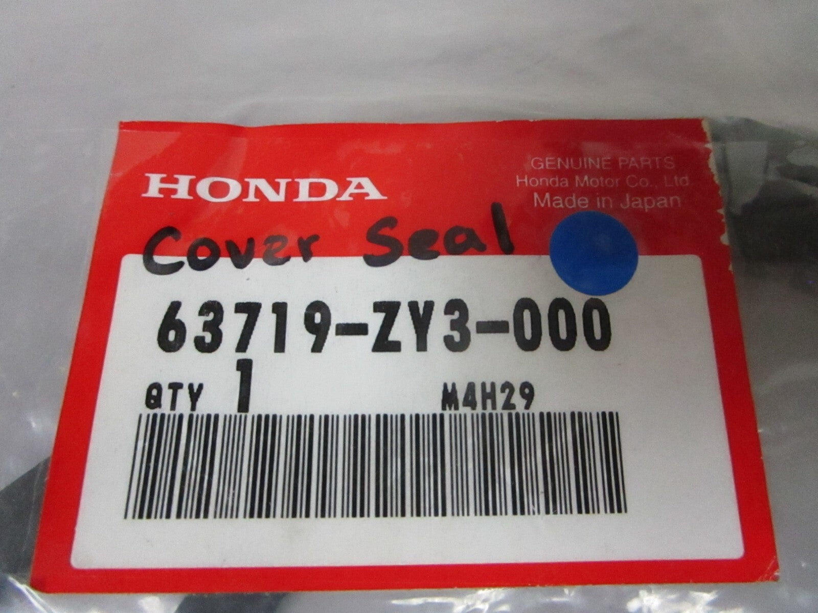 *NEW OEM* 0810 Honda Cover Seal 63719-ZY3-000
