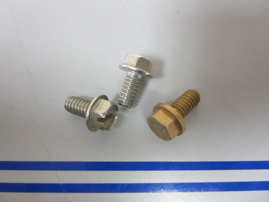 *NEW OEM* (LOT OF 2) 0770 OMC Johnson Evinrude Screw 328724 0328724