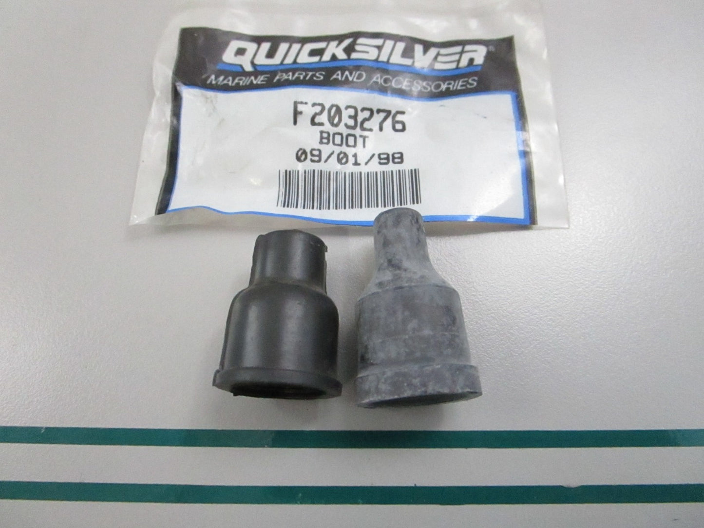 NEW OEM (LOT OF 2) F203276 Mercury Quicksilver Boot 0810
