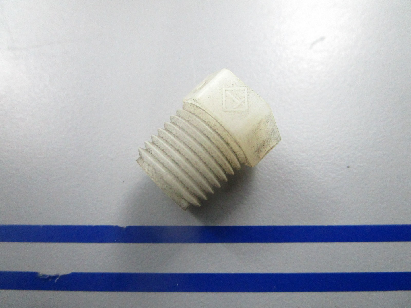 *NEW OEM* 0810 OMC Johnson Evinrude Pipe Plug 911213 0911213