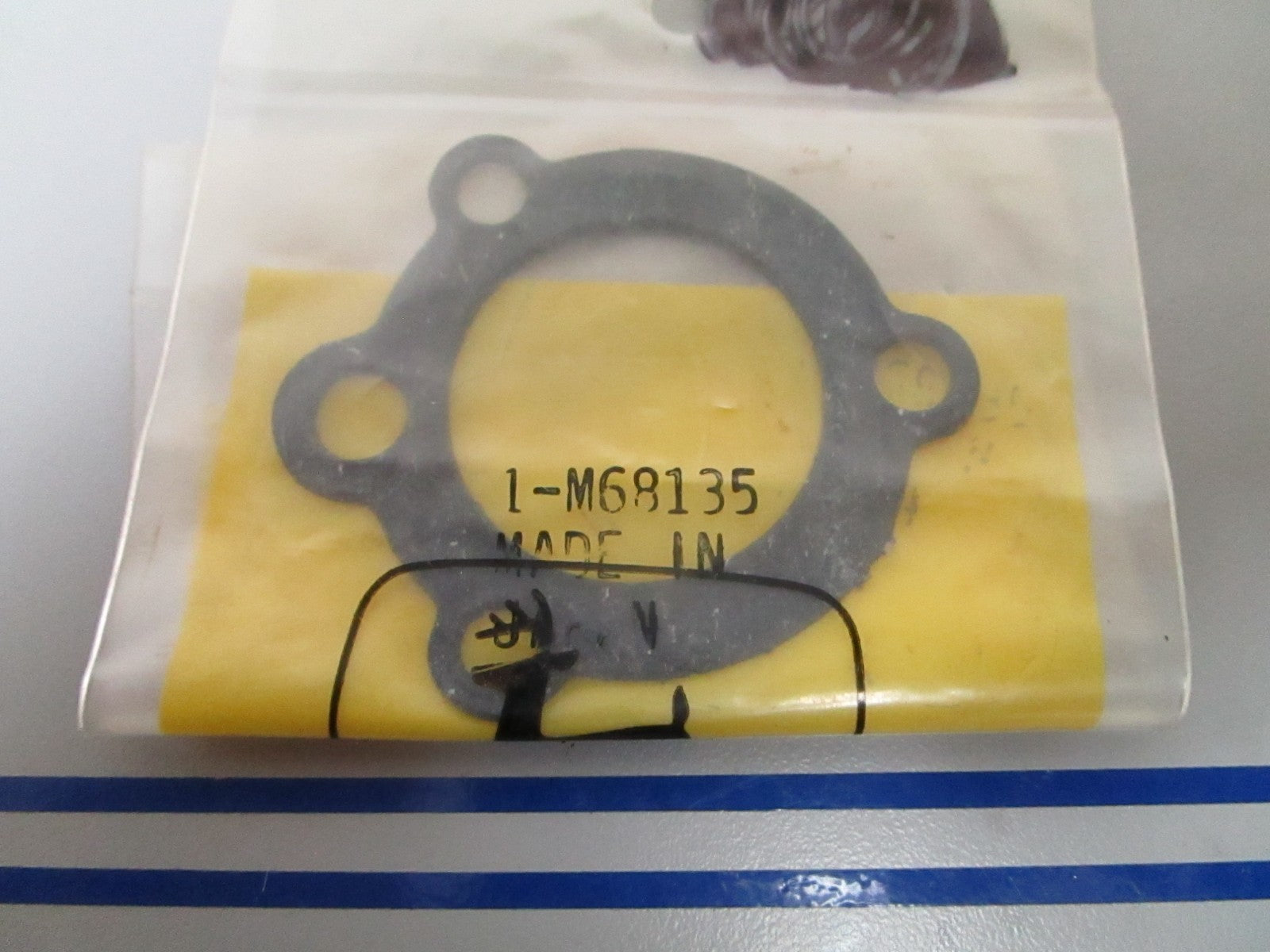 NEW OEM M68135 John Deere Intake Gasket 0810