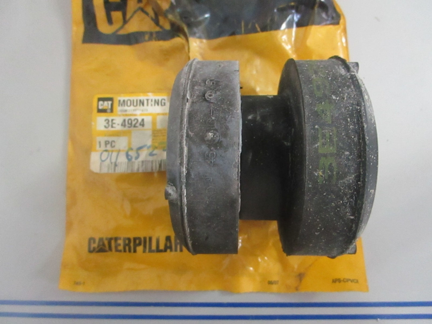 *NEW OEM* 0820 CAT Mounting Assy 3E-4924
