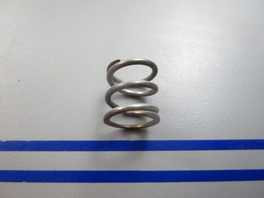 NEW OEM 336179 0336179 OMC Johnson Evinrude Spring 0810