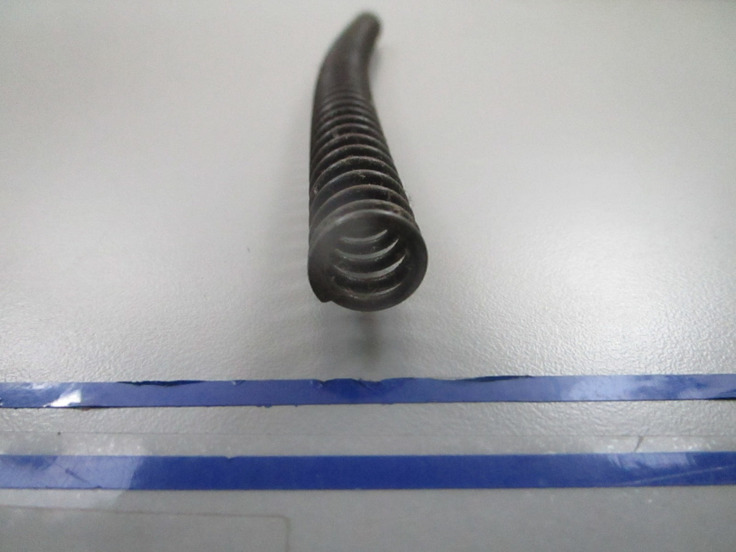 *NEW OEM* 0810 OMC Johnson Evinrude Spring 910191 0910191