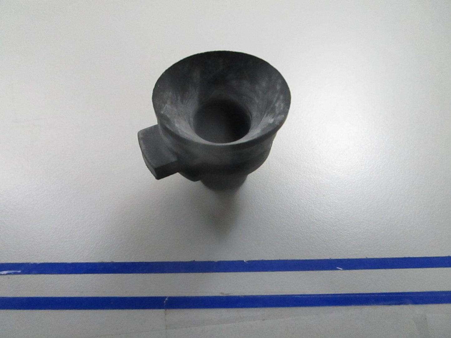 *NEW OEM* 0810 OMC Johnson Evinrude Grommet 339717 0339717