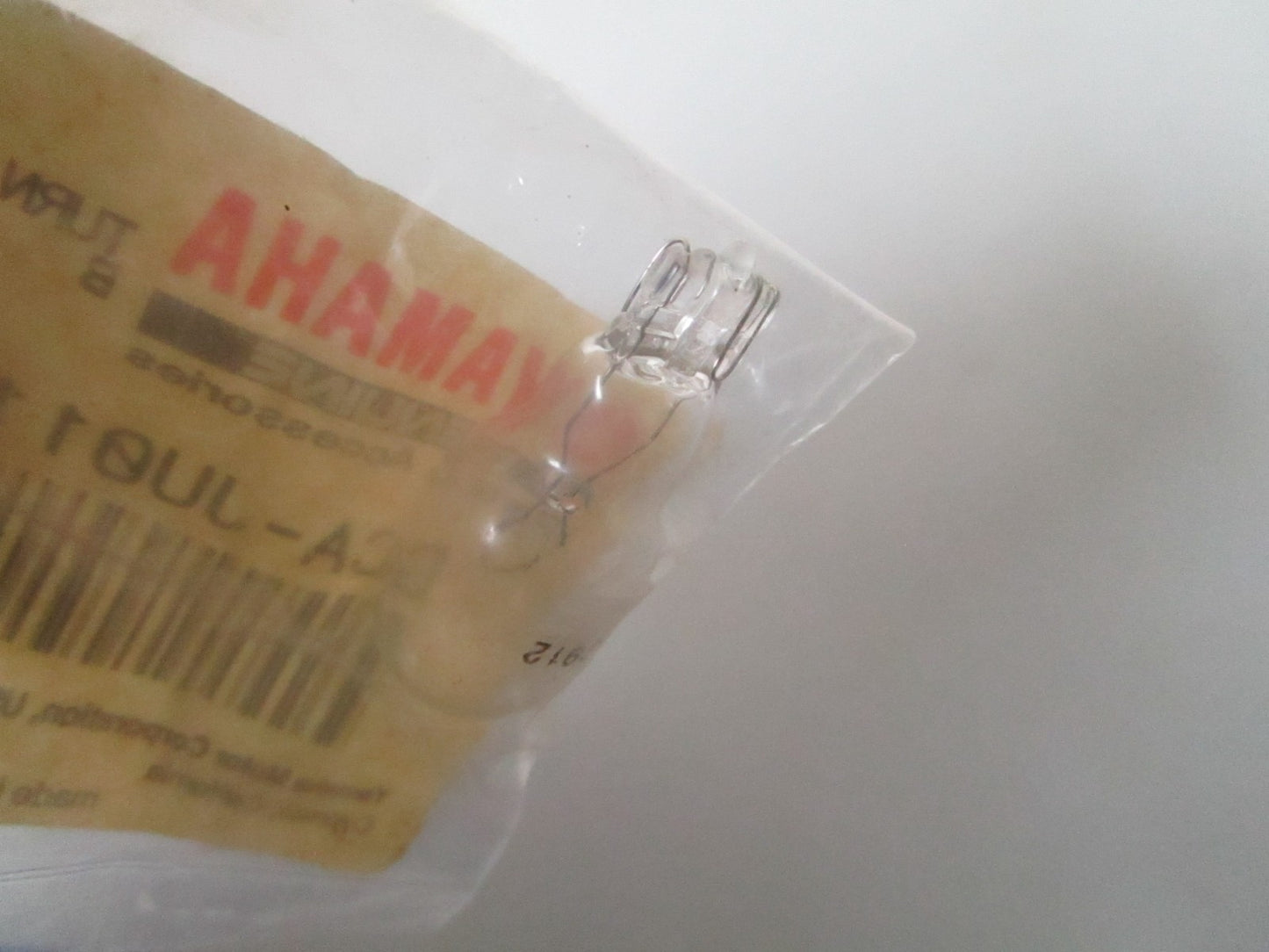 NEW OEM GCA-JU011-01-00 Yamaha Turn Signal Bulb 0810