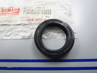 *NEW OEM* 0810 Yamaha Oil Seal 93101-30M17-00