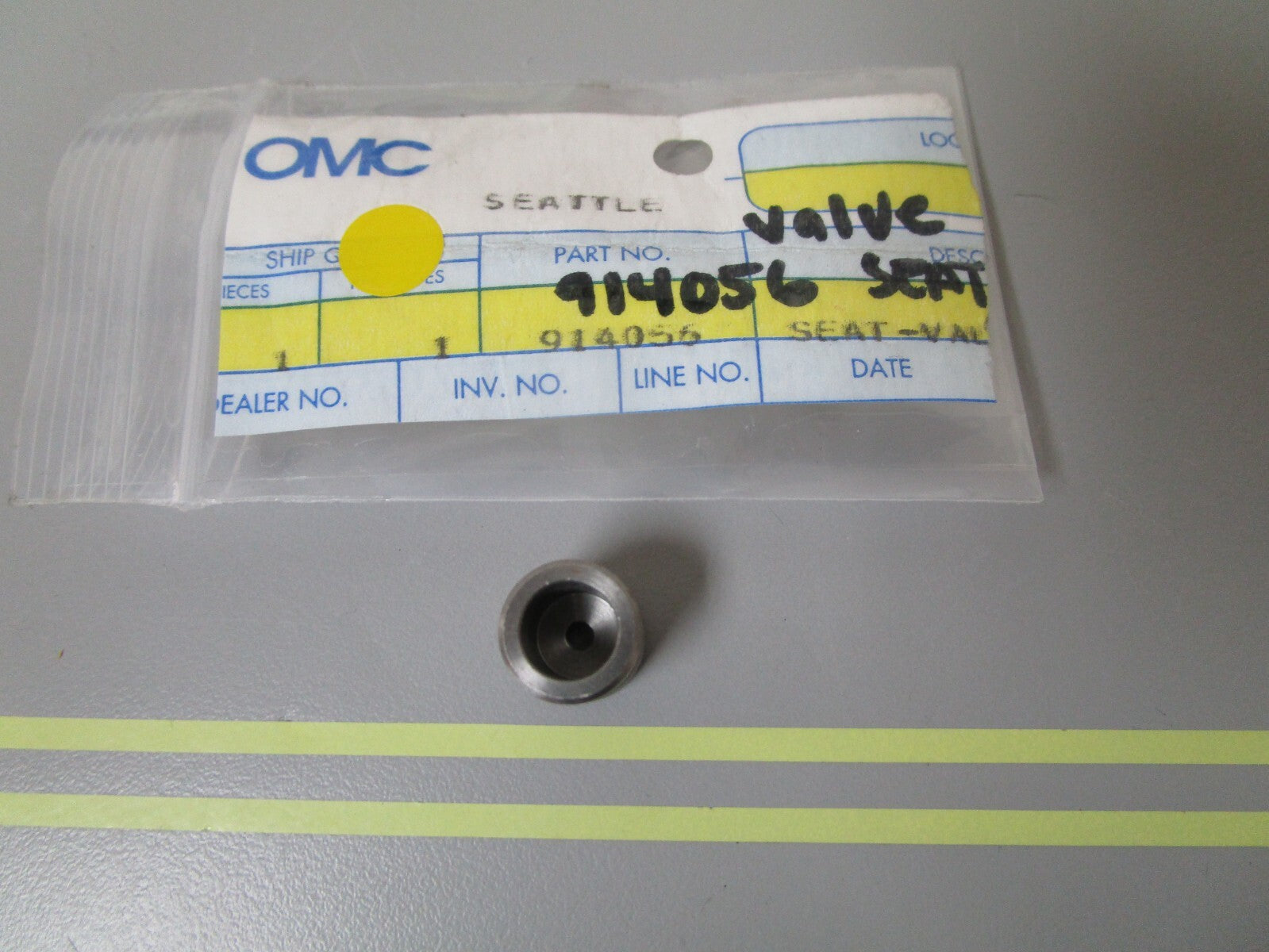 *NEW OEM* 0810 OMC Johnson Evinrude Valve Seat 914056 0914056