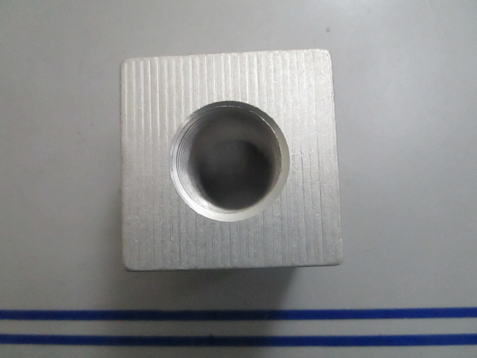 *NEW OEM* 0820 OMC Johnson Evinrude Anchor & Bushing 3853808