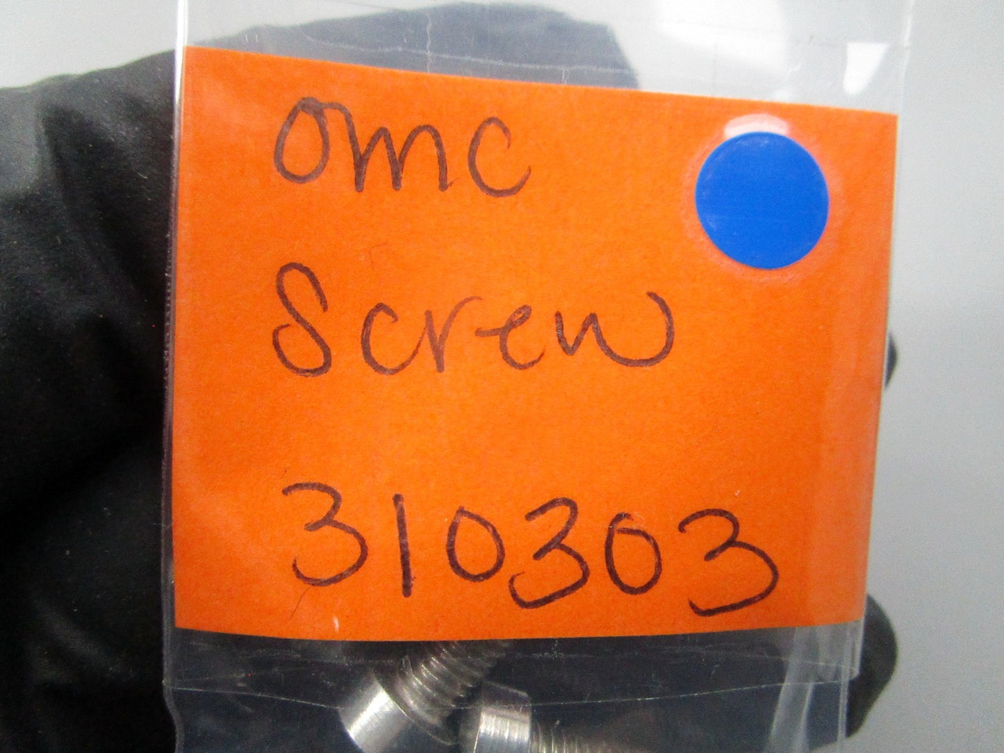 NEW OEM (LOT OF 2) 310303 0310303 OMC Johnson Evinrude Screw 0810