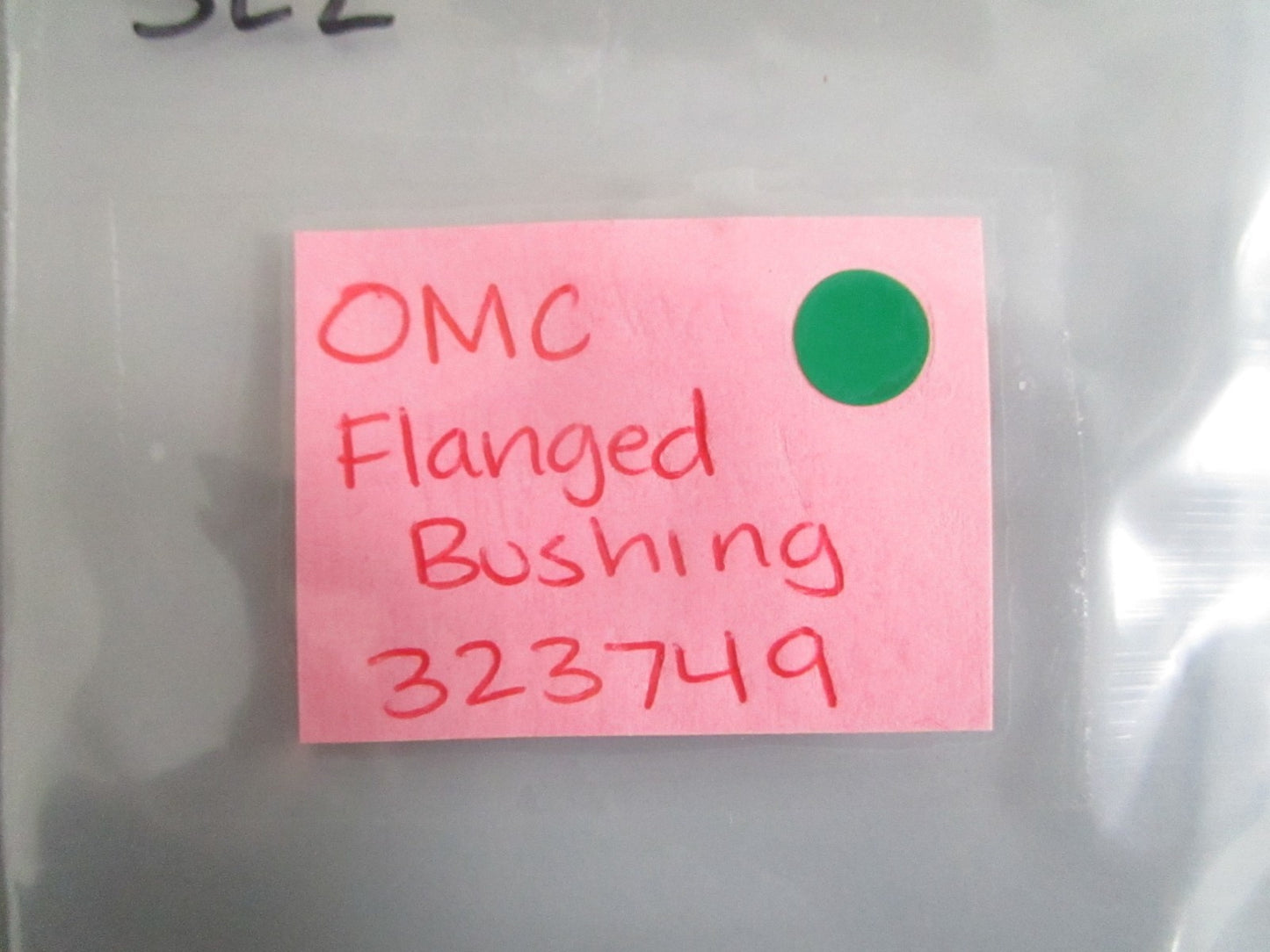 NEW OEM (LOT OF 2) 323749 0323749 OMC Johnson Evinrude Flanged Bushing 0820