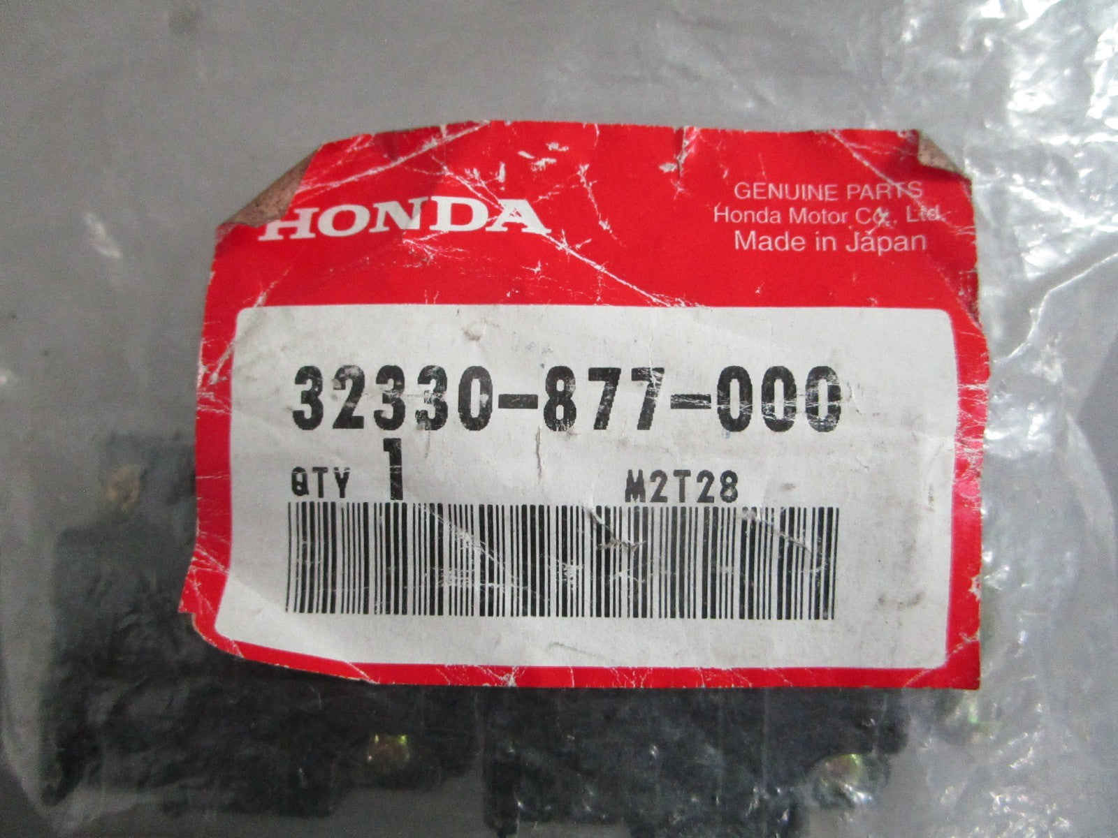 NEW OEM 32330-877-000 Honda Receptacle 0820