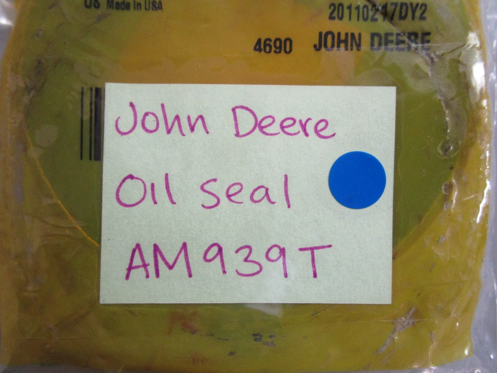 *NEW OEM* 0820 John Deere Oil Seal AM939T