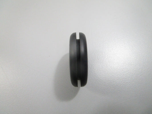 *NEW OEM* 0810 Volvo Penta Grommet 3852103