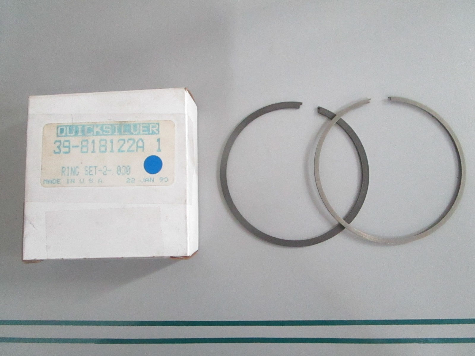 NEW OEM 39-818122A1 Mercury Quicksilver .030 2 Piston Ring Set 0820