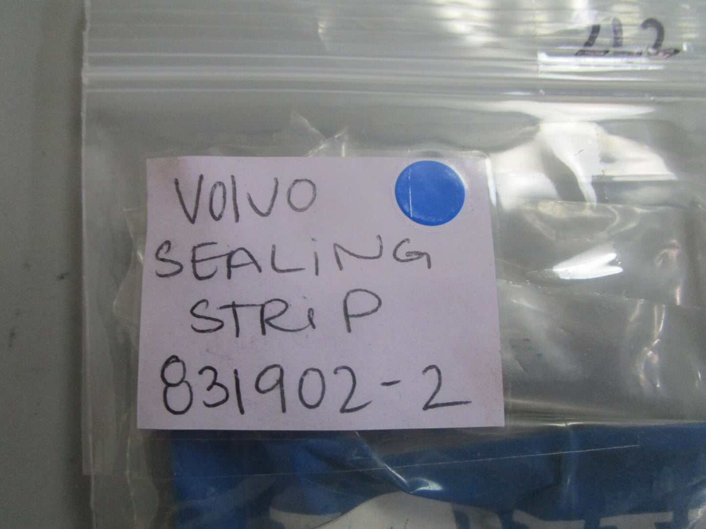 *NEW OEM* (LOT OF 2) 0810 Volvo Penta Sealing Strip 831902-2