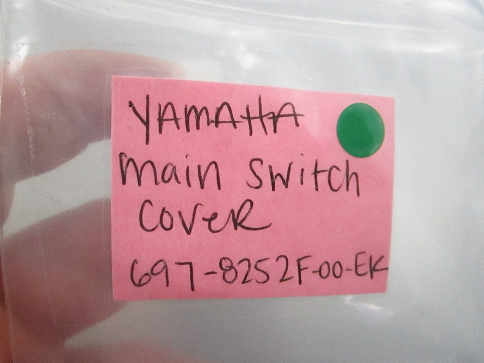 NEW OEM 697-8252F-00-EK Yamaha Main Switch Cover 0810