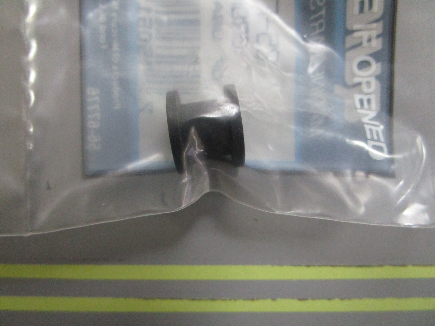 *NEW OEM* 0810 Mercury Quicksilver Grommet 25-F475504