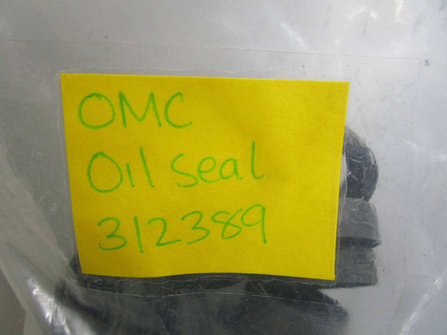 *NEW OEM* 0810 OMC Johnson Evinrude Oil Seal 312389 0312389