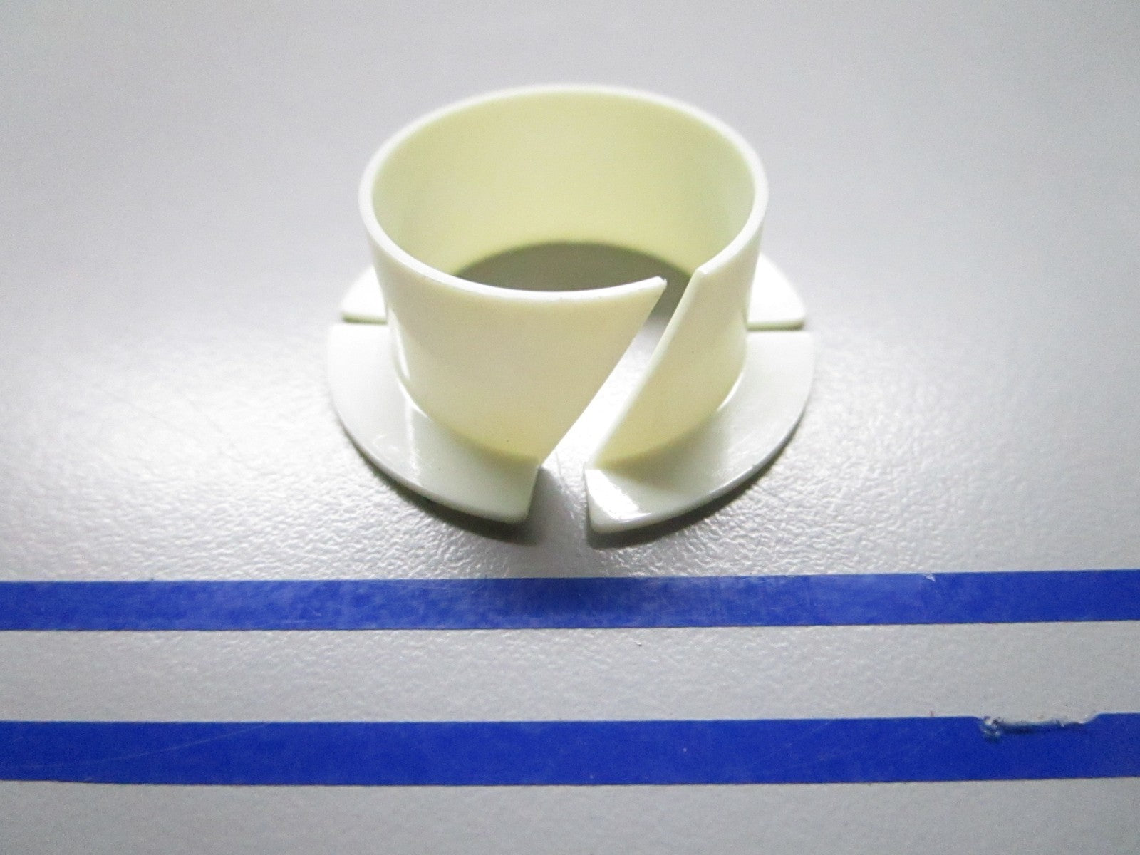 *NEW OEM* 0810 OMC Johnson Evinrude Bearing Nyliner 908324 0908324