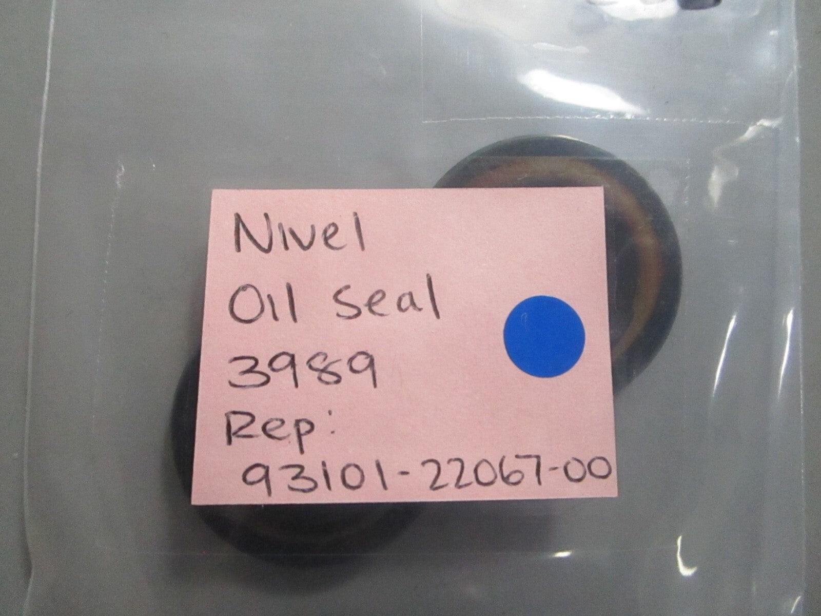 *NEW* (LOT OF 2) 0810 Nivel Oil Seal 3989 Replaces: 93101-22067-00