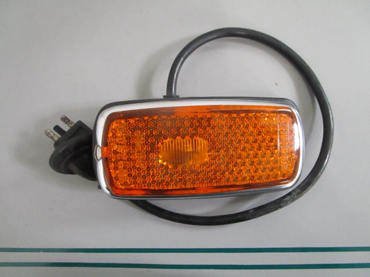 NEW OEM 0008260441 Mercedes-Benz RH Front Side Marker Light 0820