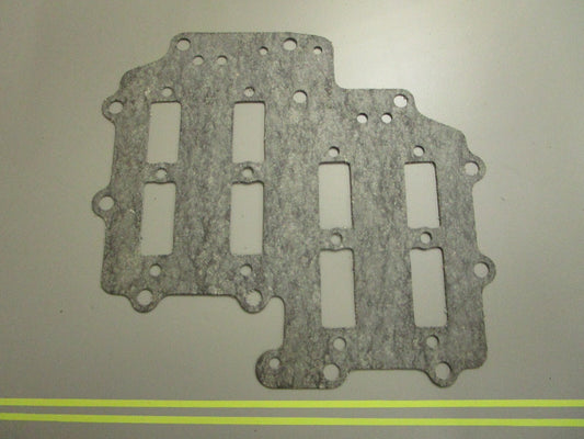 *NEW OEM* 0810 OMC Johnson Evinrude Gasket 305424 0305424