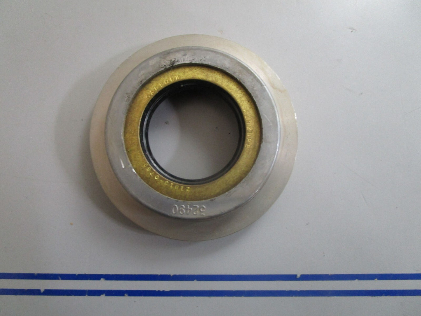 *NEW OEM* 0770 Mercury Oil Seal Carrier Assembly 32490A1