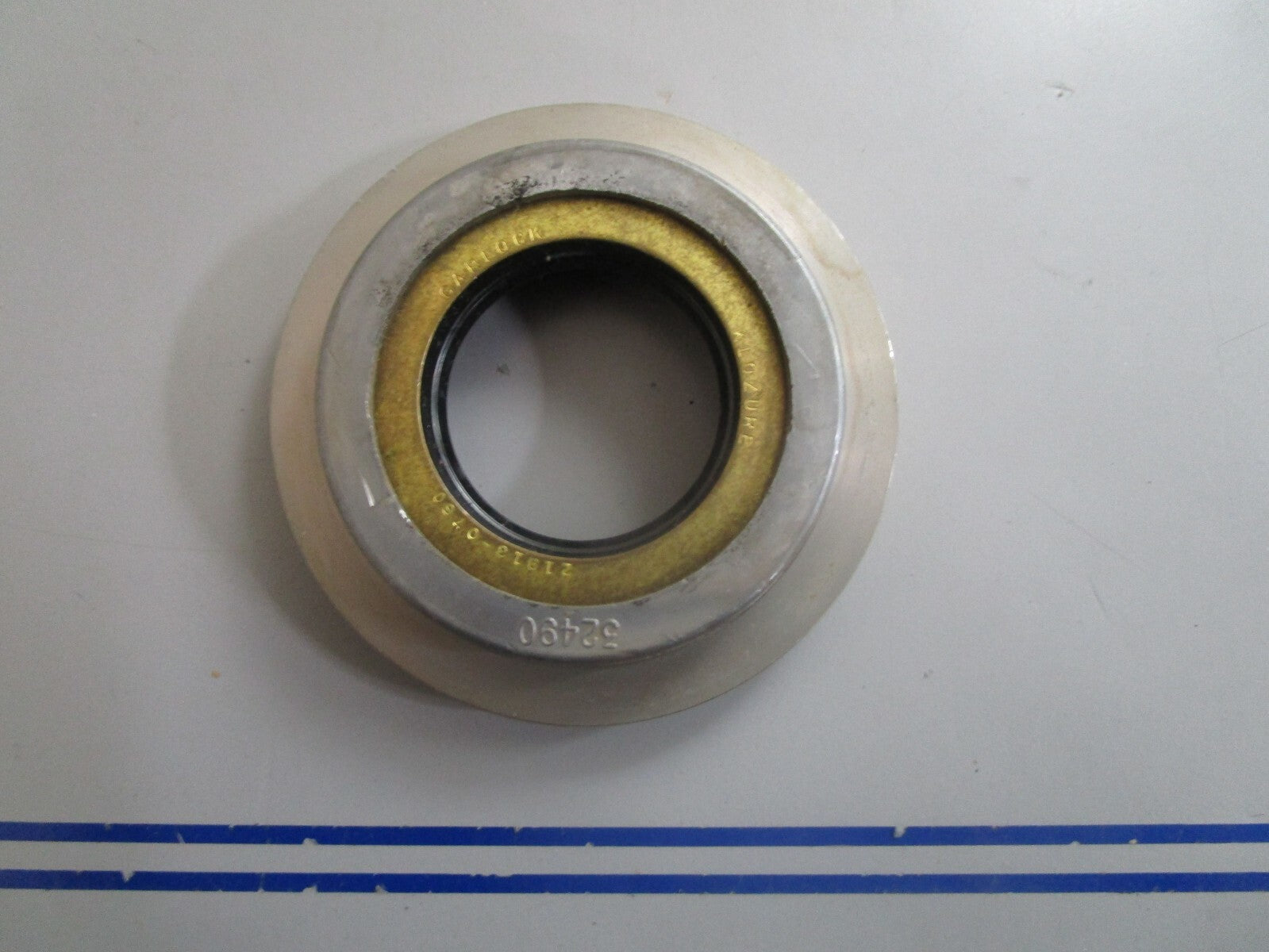 *NEW OEM* 0770 Mercury Oil Seal Carrier Assembly 32490A1