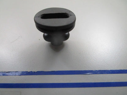 *NEW OEM* 0810 OMC Johnson Evinrude Grommet 336255 0336255