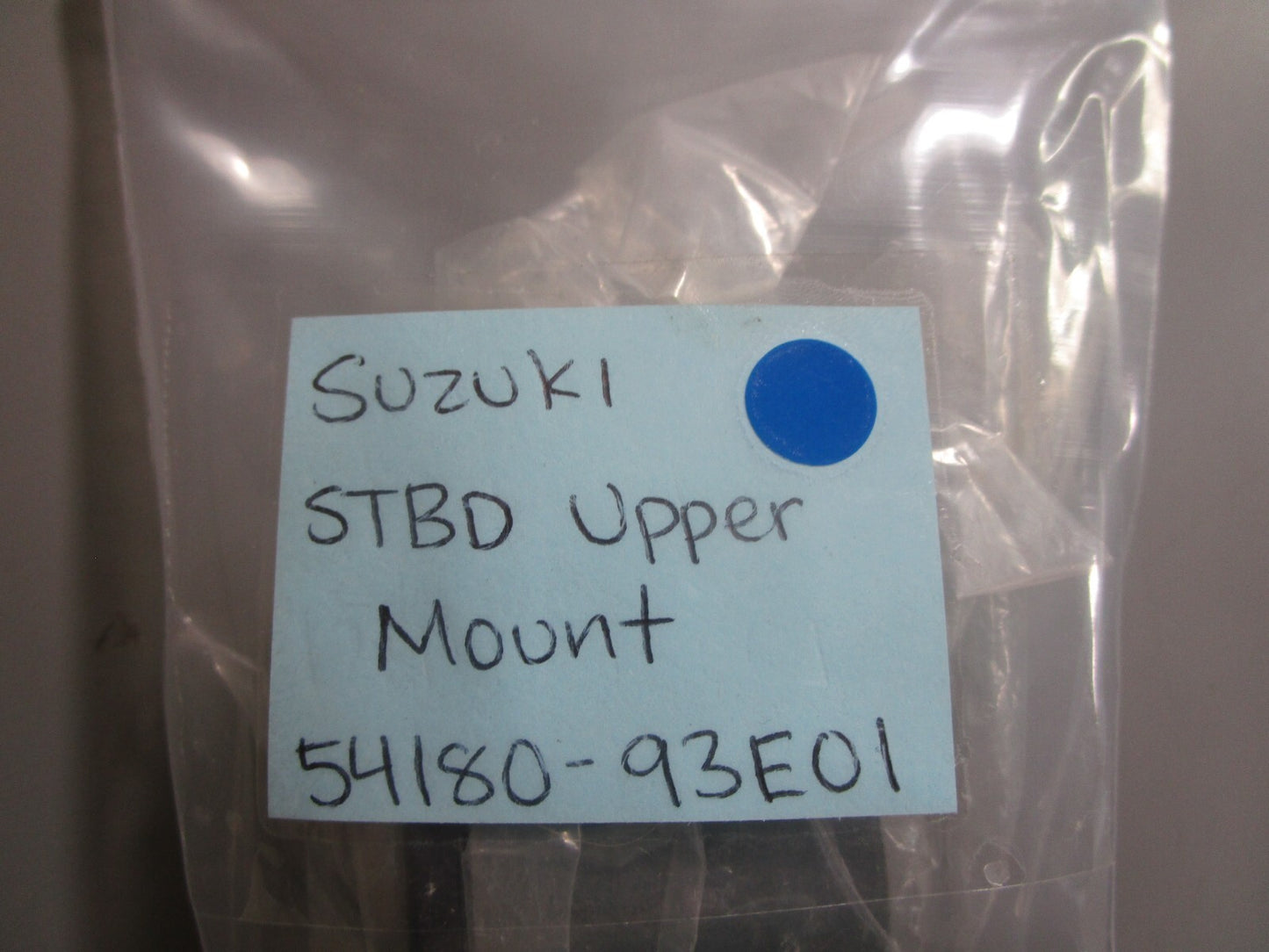 *NEW OEM* 0810 Suzuki STBD Upper Mount 84180-93E01