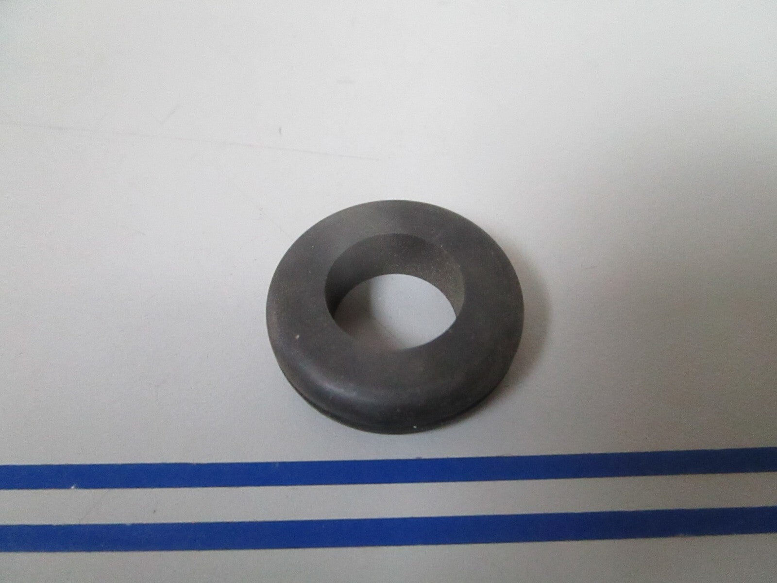 *NEW OEM* 0720 OMC Johnson Evinrude Grommet 311543 0311543