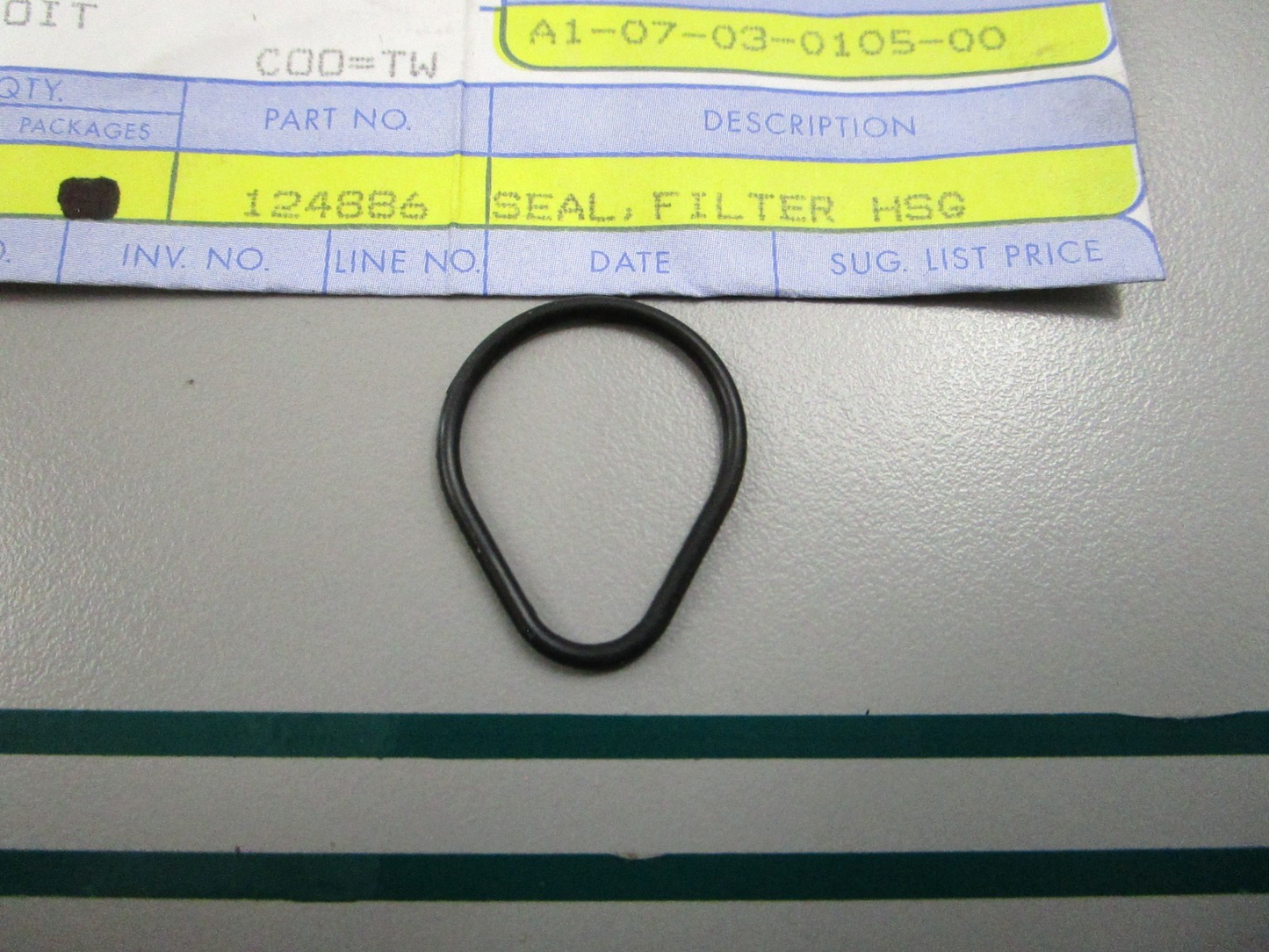 NEW OEM 124886 0124886 OMC Johnson Evinrude Seal 0810