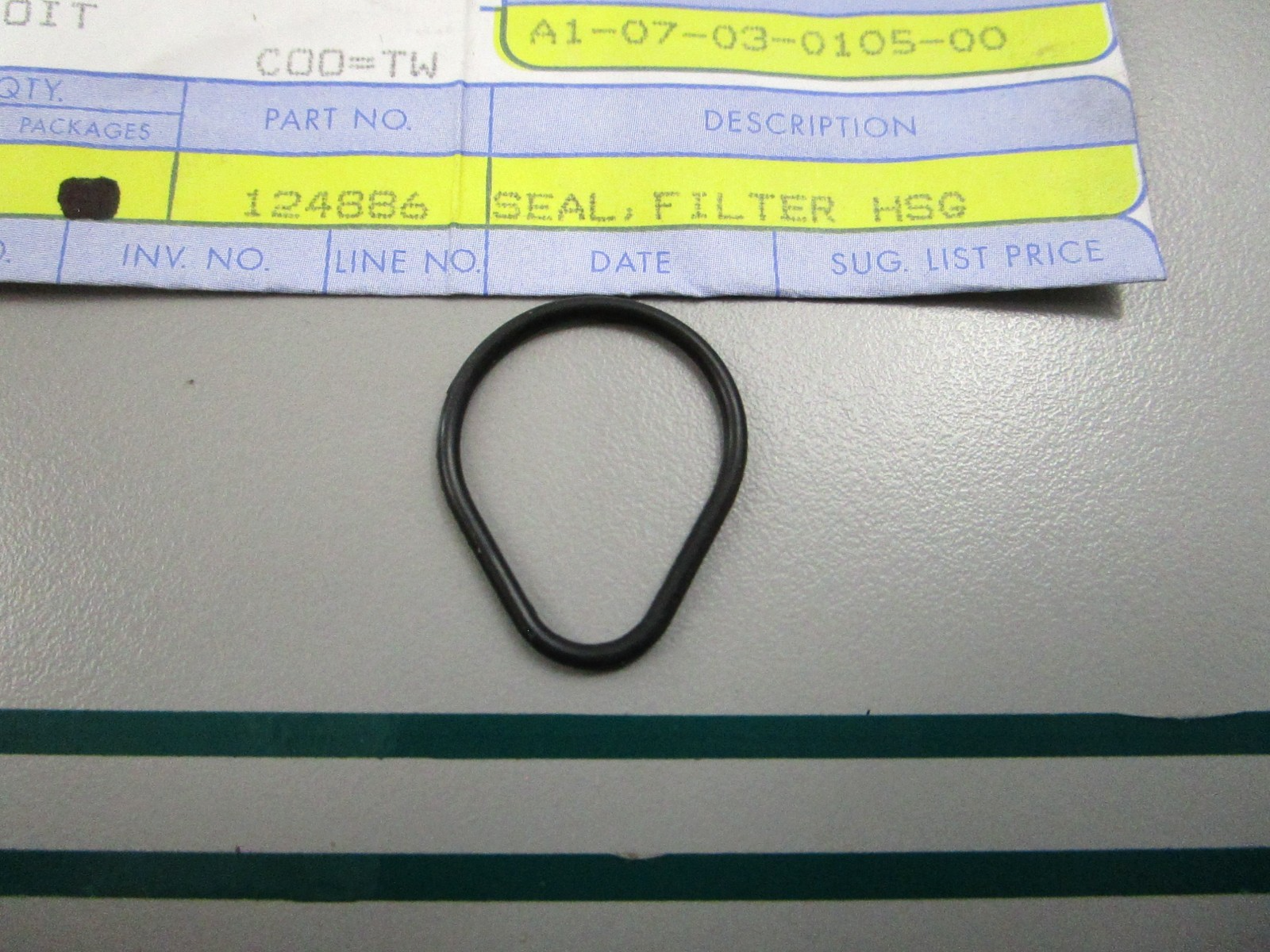 NEW OEM 124886 0124886 OMC Johnson Evinrude Seal 0810