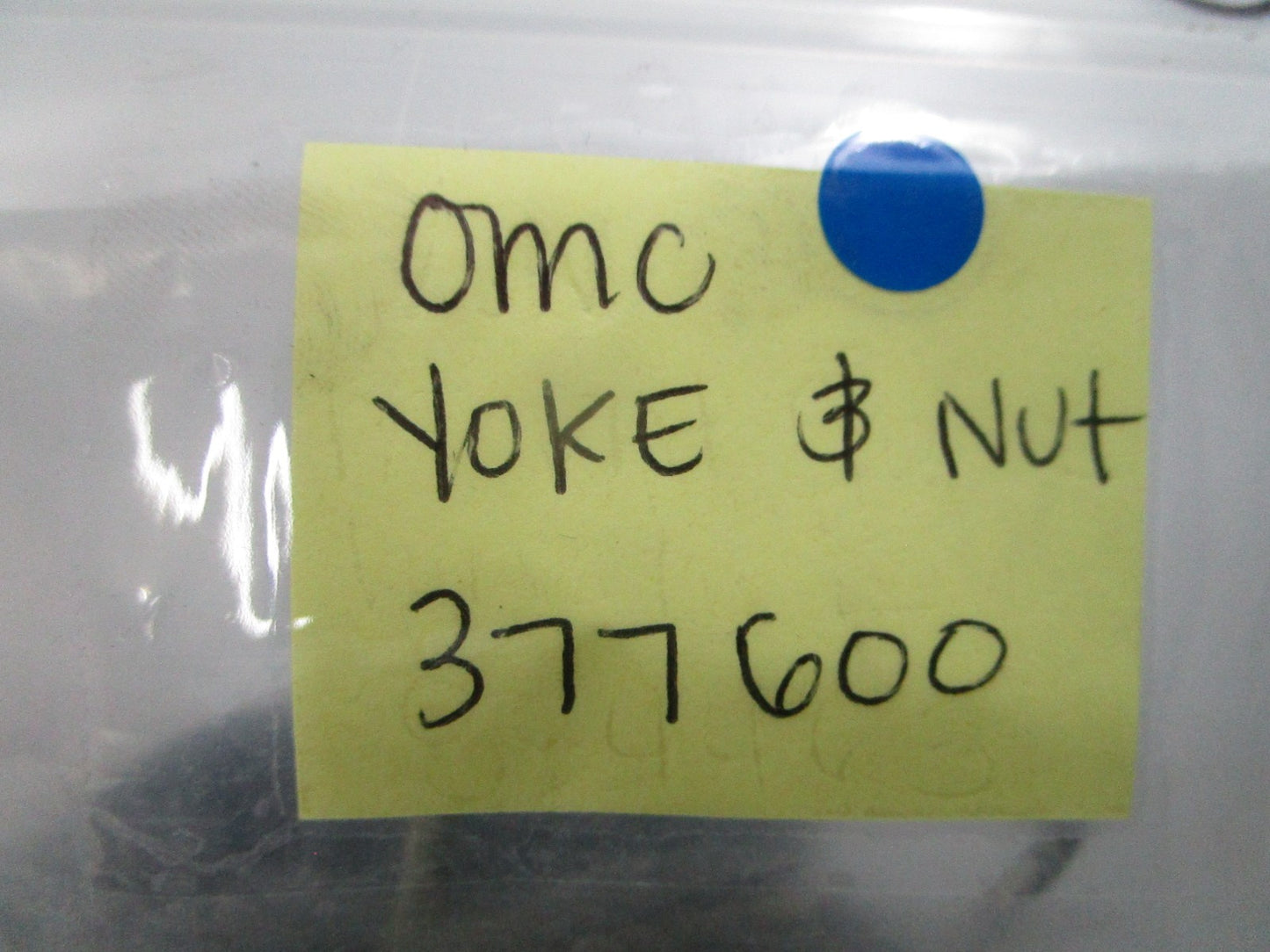 *NEW OEM* 0810 OMC Johnson Evinrude Yoke & Nut 377600 0377600