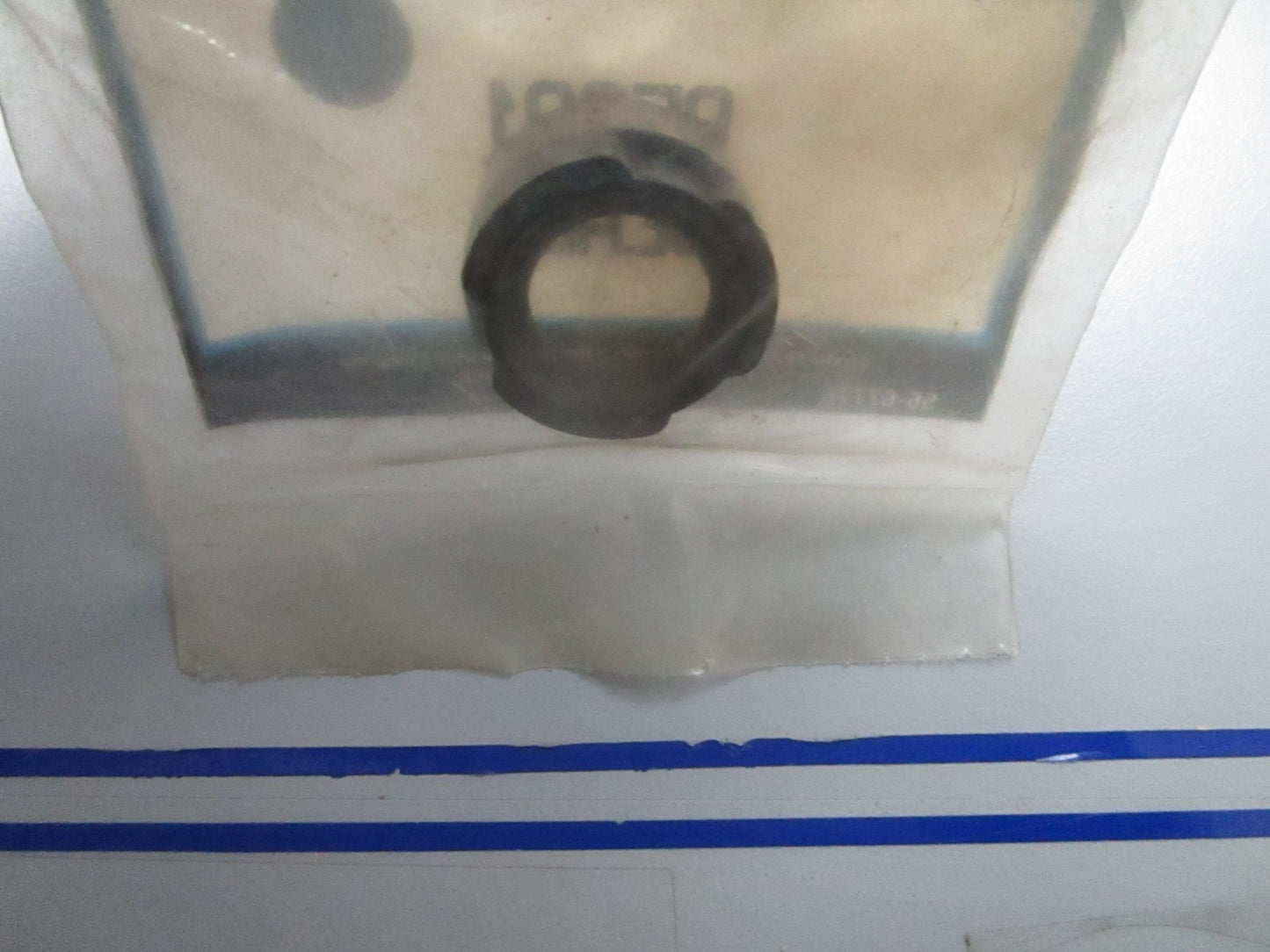 *NEW OEM* 0810 Mercury Quicksilver Seal 85981