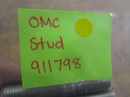*NEW OEM* 0810 OMC Johnson Evinrude Stud 911798 0911798